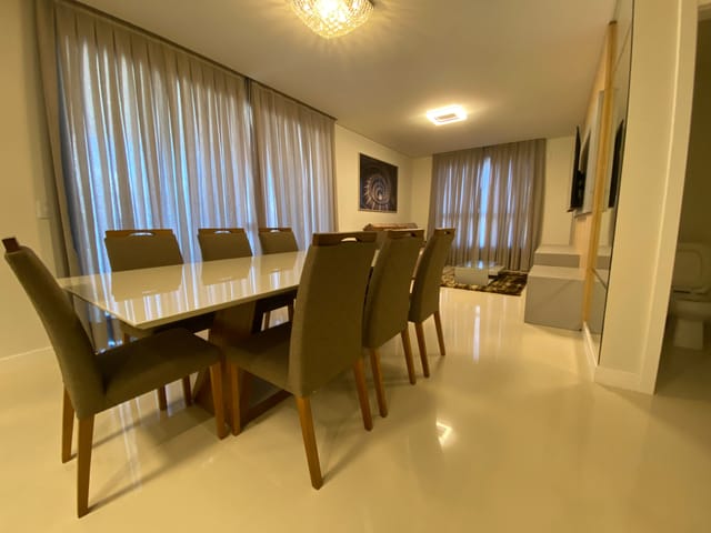 Apartamento com 142m² 3 quartos e 4 banheiros, à venda, no bairro Meia Praia em Itapema