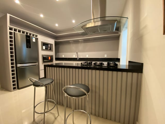 Apartamento com 142m² 3 quartos e 4 banheiros, à venda, no bairro Meia Praia em Itapema