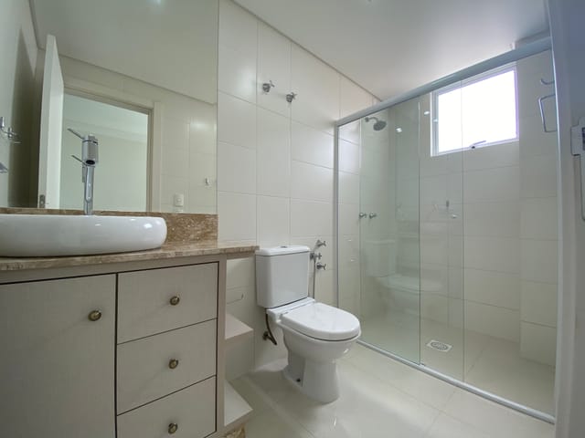 Apartamento com 156m² 4 quartos e 4 banheiros, à venda, no bairro Meia Praia em Itapema