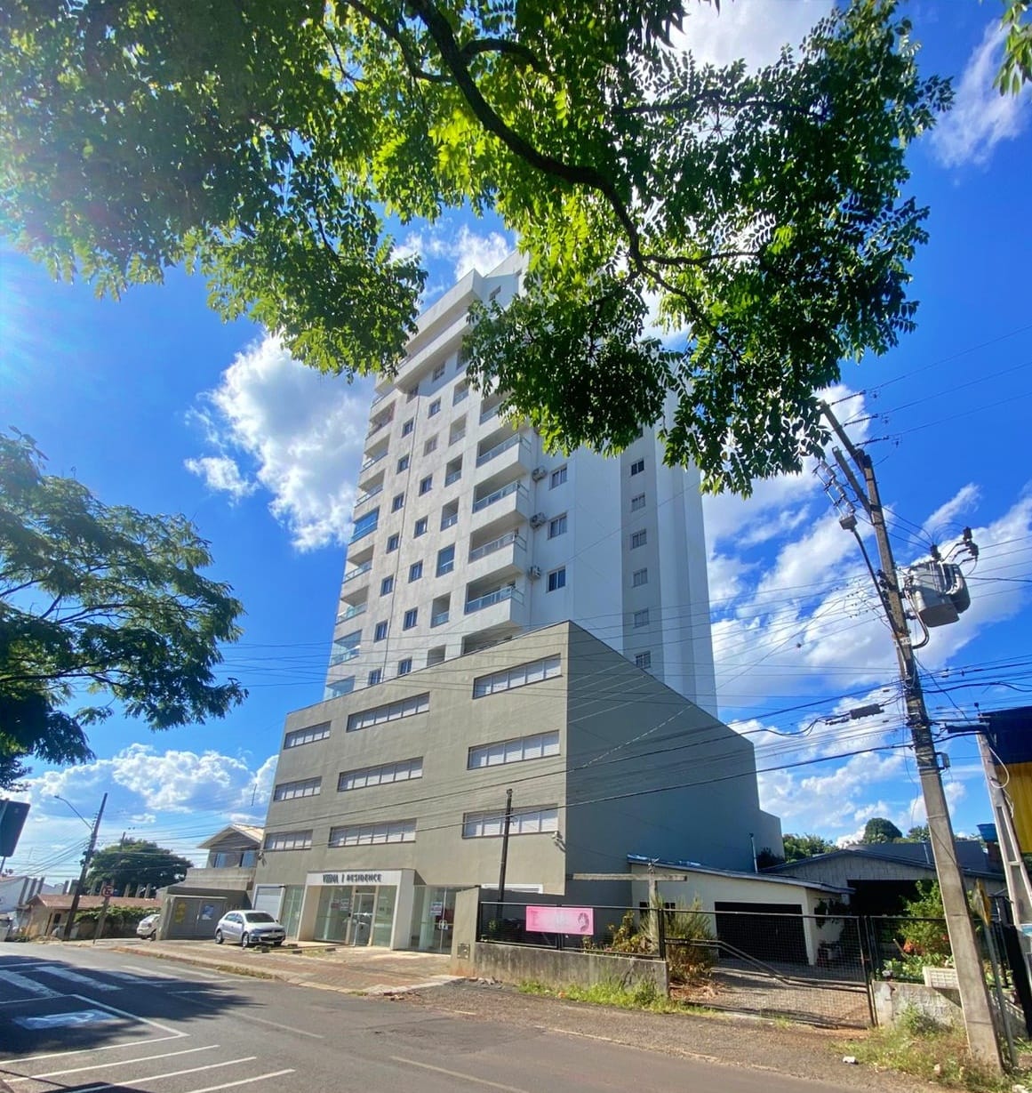 Apartamento à venda com 2 dormitórios, 1 banheiro, 1 vaga de garagem e 49m² de área privativa no bairro Santo Antônio