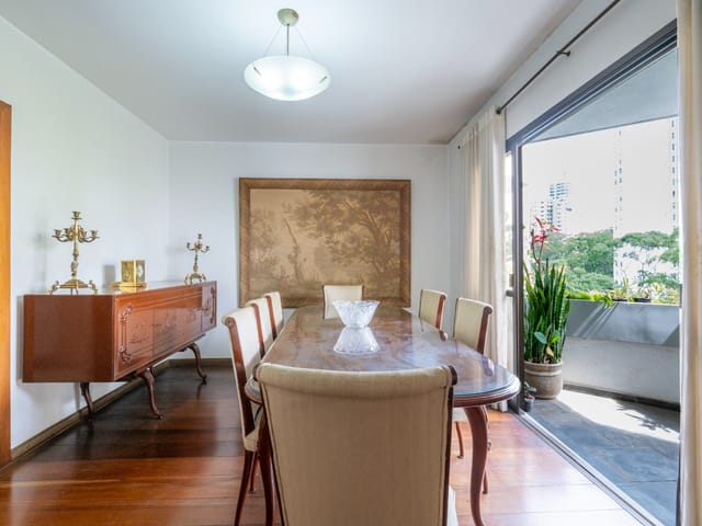 Apartamento com 200m² 4 quartos e 5 banheiros, à venda, no bairro Vila Andrade em São Paulo