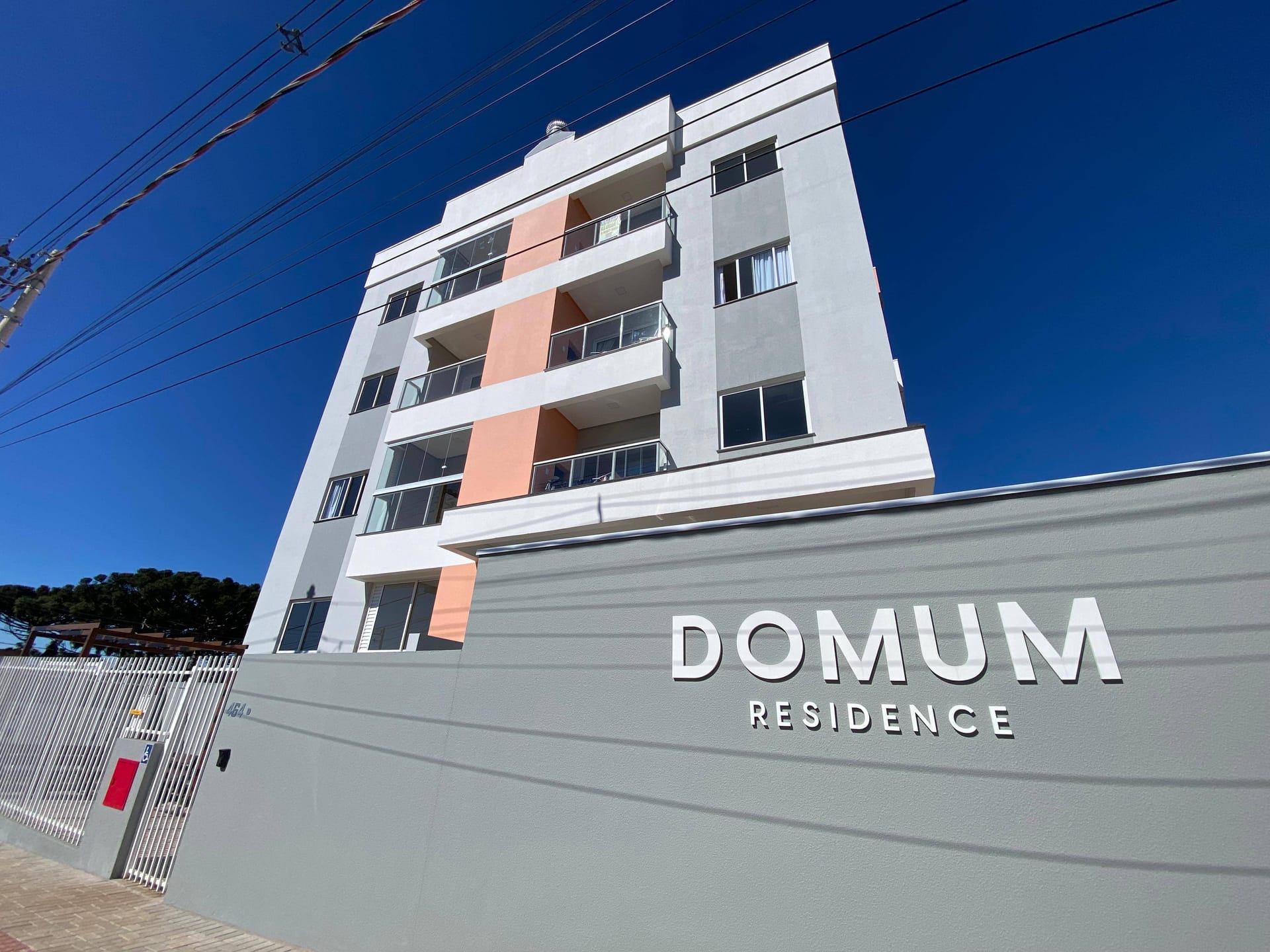 Apartamento para alugar com 2 dormitórios, 1 banheiro, 1 vaga de garagem e 45m² de área privativa no bairro Autódromo