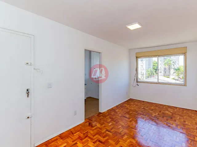 Apartamento com 76m² 3 quartos e 1 banheiro, à venda ou para alugar, no bairro Cristal em Porto Alegre