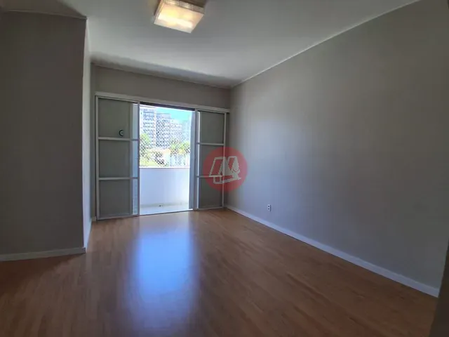 Apartamento com 128m² 3 quartos e 1 banheiro, à venda, no bairro Centro Histórico em Porto Alegre