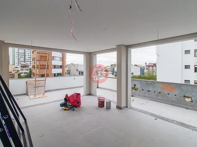 Apartamento 2 quartos e 2 banheiros, à venda, no bairro Independência em Porto Alegre