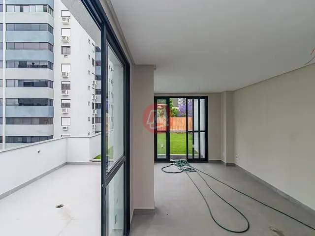 Apartamento 2 quartos e 2 banheiros, à venda, no bairro Independência em Porto Alegre