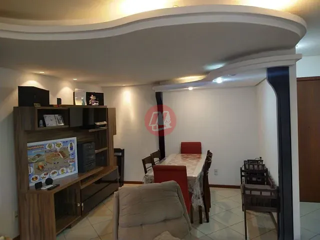 Apartamento 2 quartos e 2 banheiros, à venda, no bairro Santana em Porto Alegre