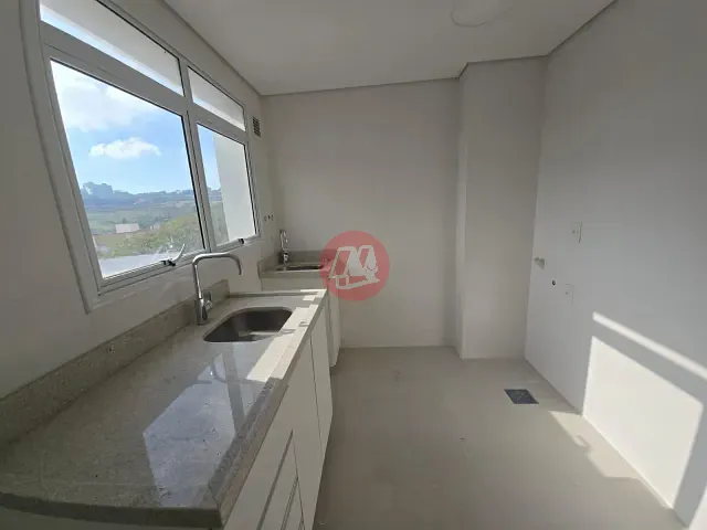 Apartamento com 65m² 2 quartos e 1 banheiro, à venda ou para alugar, no bairro Petrópolis em Porto Alegre