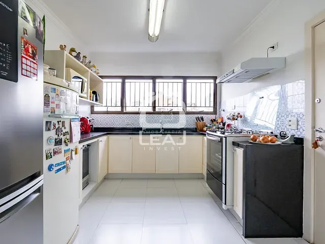 Apartamento com 220m² 4 quartos e 5 banheiros, à venda, no bairro Vila Andrade em São Paulo