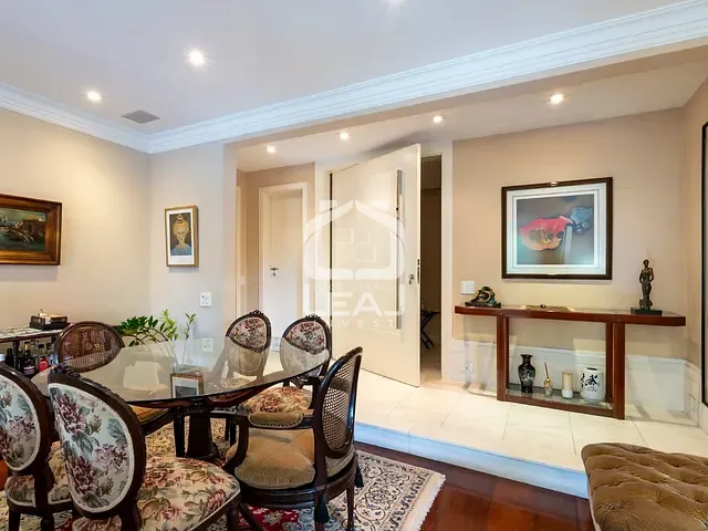 Apartamento com 220m² 4 quartos e 5 banheiros, à venda, no bairro Vila Andrade em São Paulo