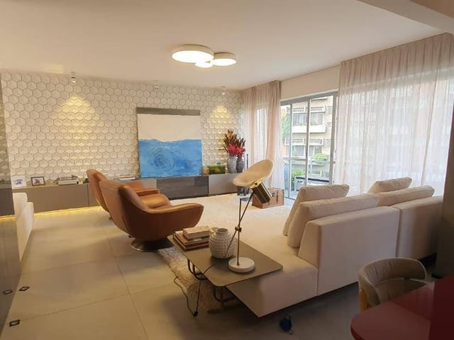 Apartamento com 185m² 3 quartos e 3 banheiros, à venda, no bairro Alto de Pinheiros em São Paulo