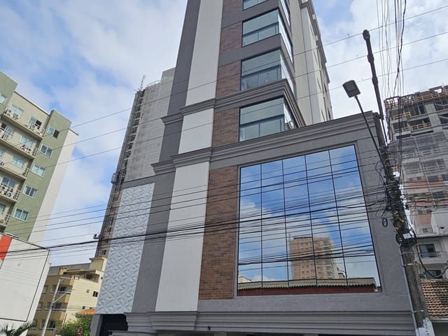 Apartamento com 185m² 3 quartos e 3 banheiros, à venda, no bairro Meia Praia em Itapema