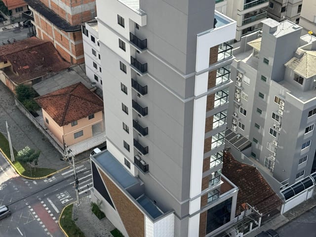 Apartamento com 185m² 3 quartos e 3 banheiros, à venda, no bairro Meia Praia em Itapema