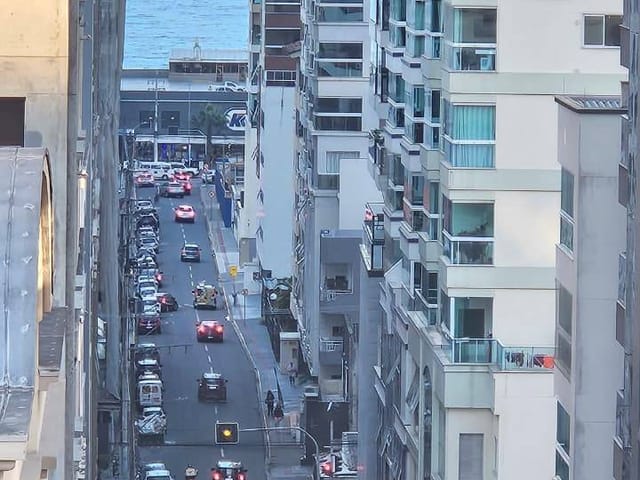 Apartamento com 185m² 3 quartos e 3 banheiros, à venda, no bairro Meia Praia em Itapema