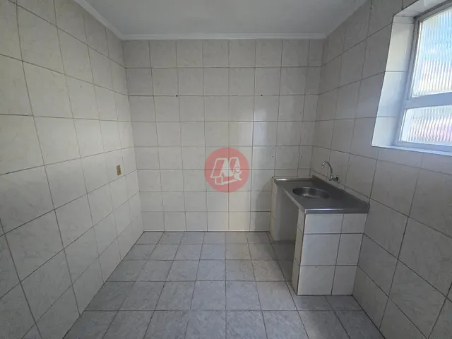 Apartamento 2 quartos e 1 banheiro, para alugar, no bairro Partenon em Porto Alegre