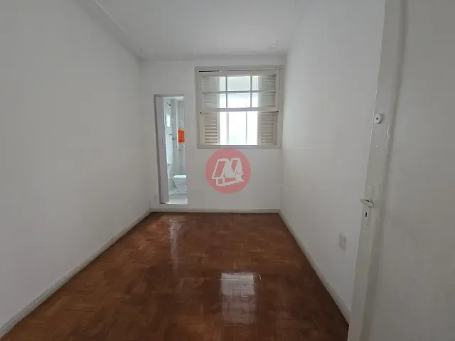 Apartamento com 95m² 3 quartos e 2 banheiros, à venda ou para alugar, no bairro Centro Histórico em Porto Alegre