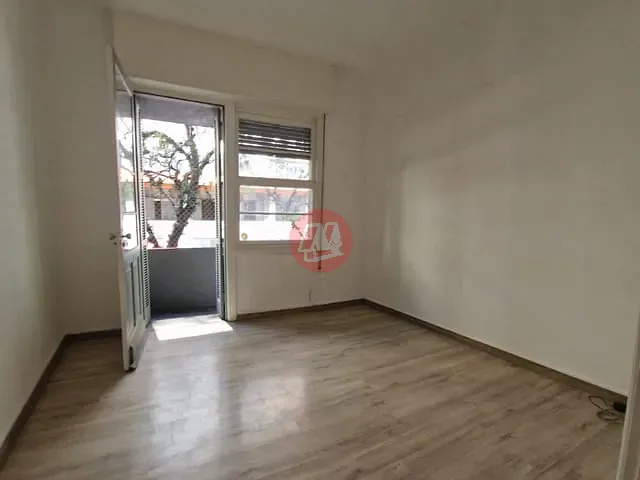 Apartamento 3 quartos e 1 banheiro, para alugar, no bairro Centro Histórico em Porto Alegre