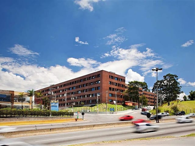 Sala para alugar, no bairro Jardim Lambreta em Cotia
