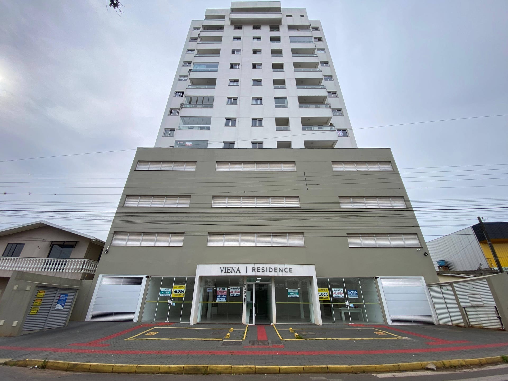 Apartamento para alugar com 2 dormitórios, 1 banheiro, 1 vaga de garagem e 65m² de área privativa no bairro Santo Antônio