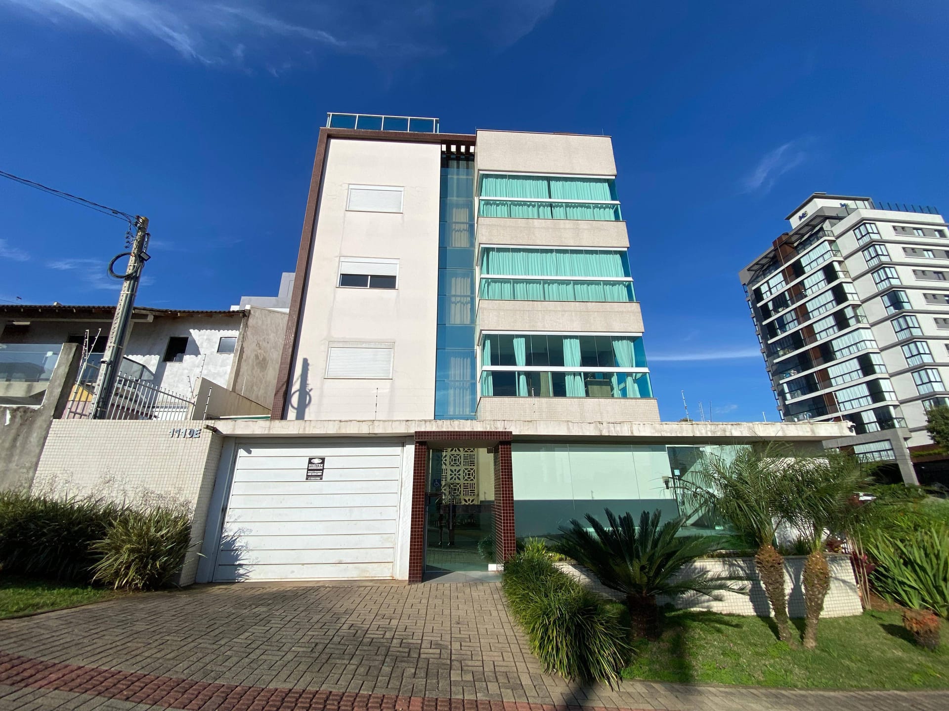 Apartamento para alugar com 2 dormitórios, 1 banheiro, 1 vaga de garagem e 124m² de área privativa no bairro Presidente Médici