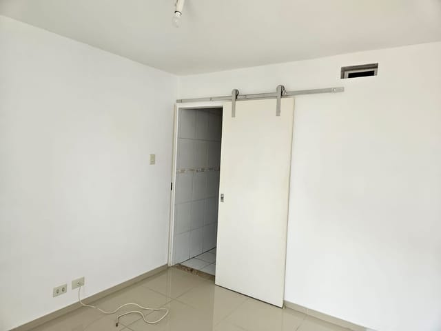 Apartamento 1 quarto e 1 banheiro, à venda, no bairro Aclimação em São Paulo