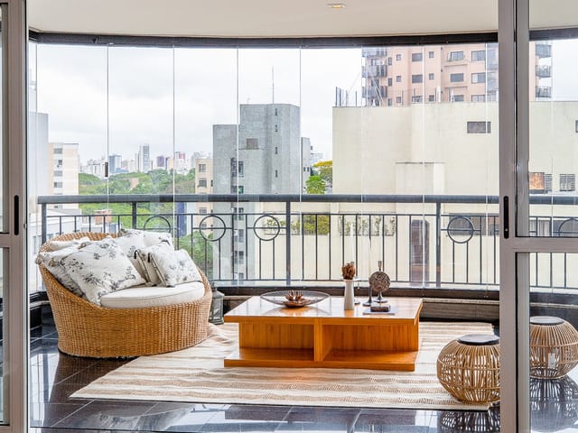 Apartamento com 301m² 3 quartos e 6 banheiros, à venda, no bairro Moema em São Paulo
