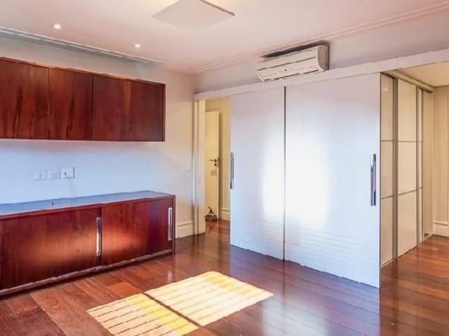 Apartamento com 230m² 3 quartos e 5 banheiros, à venda, no bairro Moema em São Paulo