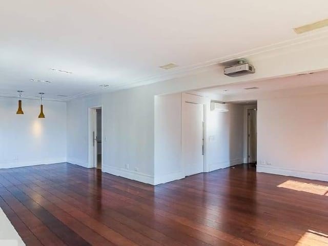 Apartamento com 230m² 3 quartos e 5 banheiros, à venda, no bairro Moema em São Paulo