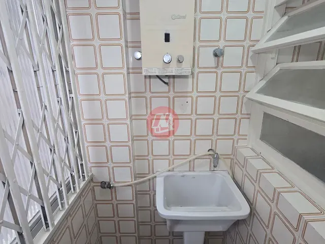 Apartamento 1 quarto e 1 banheiro, para alugar, no bairro Floresta em Porto Alegre