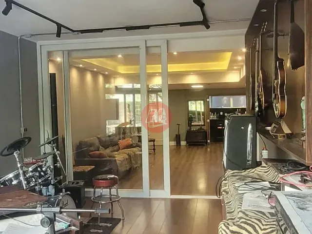 Apartamento com 170m² 3 quartos e 3 banheiros, à venda ou para alugar, no bairro Moinhos de Vento em Porto Alegre