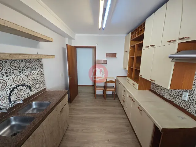 Apartamento 3 quartos e 2 banheiros, para alugar, no bairro Rio Branco em Porto Alegre