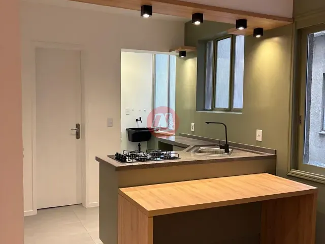 Apartamento com 67m² 2 quartos e 1 banheiro, à venda, no bairro Centro Histórico em Porto Alegre