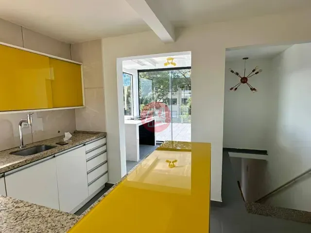 Apartamento com 80m² 2 quartos e 2 banheiros, para alugar, no bairro Vila Jardim em Porto Alegre