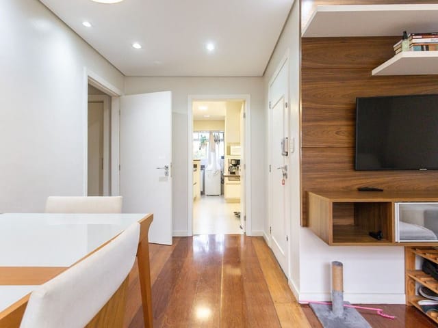 Apartamento 2 quartos e 2 banheiros, à venda, no bairro Vila Olímpia em São Paulo