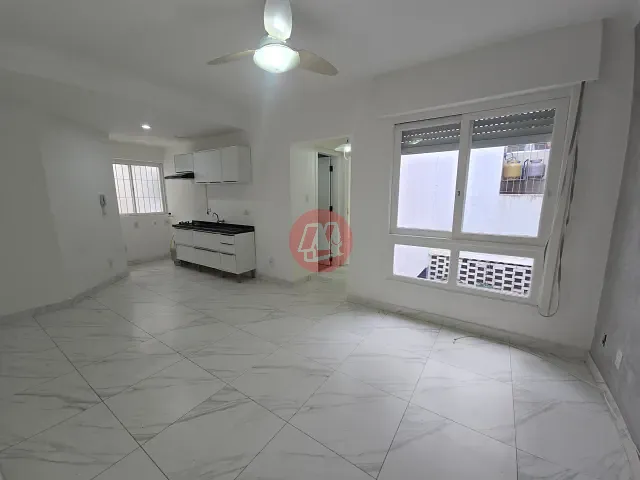 Apartamento com 35m² 1 quarto e 1 banheiro, à venda ou para alugar, no bairro Bela Vista em Porto Alegre