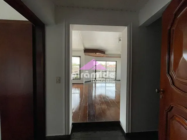 Apartamento com 215m² 4 quartos e 4 banheiros, à venda, no bairro Vila Adyana em São José dos Campos