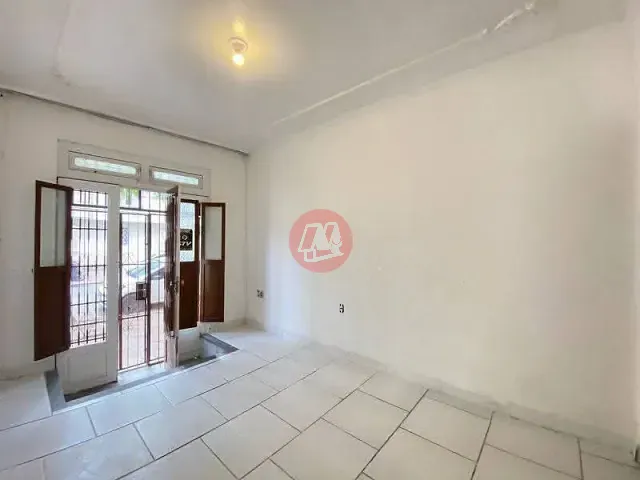 Apartamento com 58m² 2 quartos e 1 banheiro, à venda ou para alugar, no bairro São Geraldo em Porto Alegre