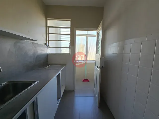 Apartamento 2 quartos e 1 banheiro, para alugar, no bairro Moinhos de Vento em Porto Alegre