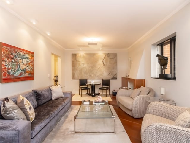 Apartamento com 217m² 4 quartos e 6 banheiros, à venda, no bairro Itaim Bibi em São Paulo