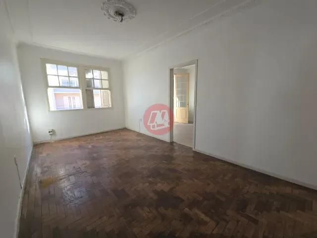 Apartamento com 150m² 3 quartos e 2 banheiros, para alugar, no bairro Petrópolis em Porto Alegre