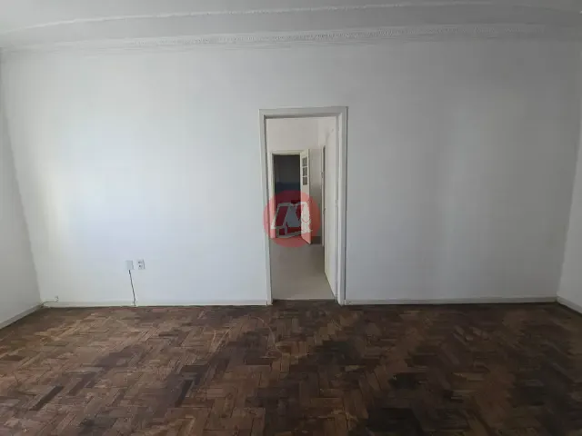 Apartamento com 150m² 3 quartos e 2 banheiros, para alugar, no bairro Petrópolis em Porto Alegre
