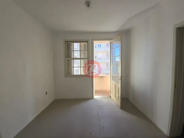 Apartamento com 150m² 3 quartos e 2 banheiros, para alugar, no bairro Petrópolis em Porto Alegre