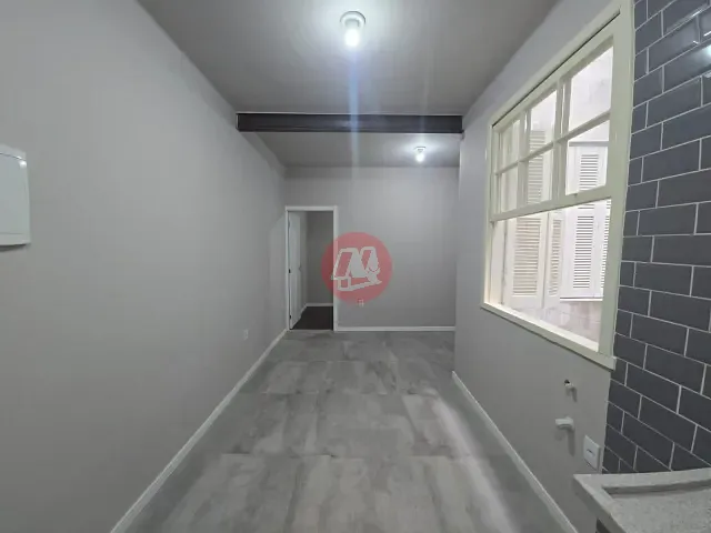 Apartamento 1 quarto e 1 banheiro, para alugar, no bairro Bom Fim em Porto Alegre