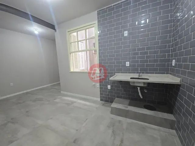 Apartamento 1 quarto e 1 banheiro, para alugar, no bairro Bom Fim em Porto Alegre
