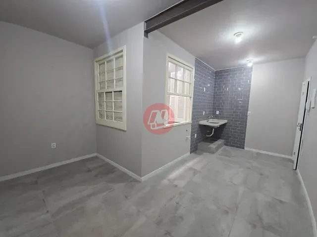 Apartamento 1 quarto e 1 banheiro, para alugar, no bairro Bom Fim em Porto Alegre