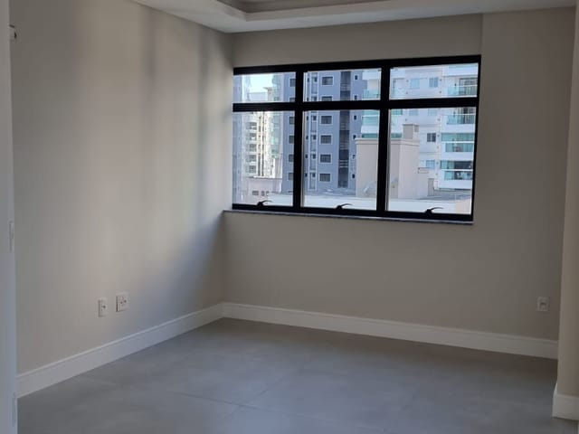 Apartamento com 127m² 3 quartos e 4 banheiros, à venda, no bairro Meia Praia em Itapema