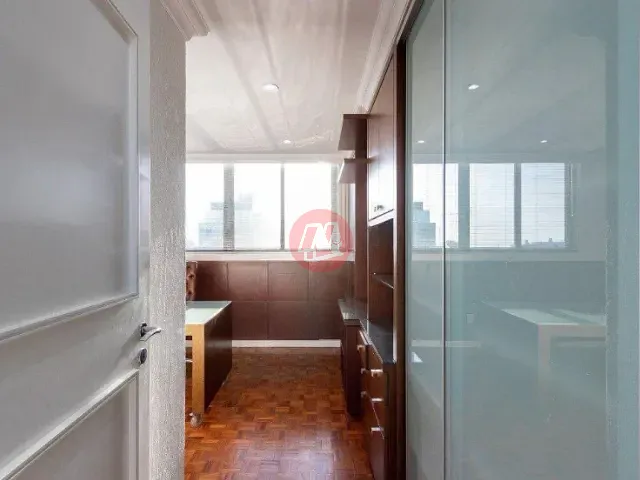 Apartamento 2 quartos e 3 banheiros, para alugar, no bairro Moinhos de Vento em Porto Alegre