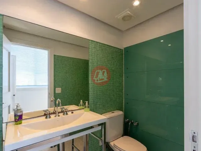 Apartamento 2 quartos e 3 banheiros, para alugar, no bairro Moinhos de Vento em Porto Alegre