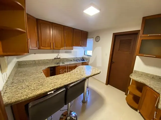 Apartamento 3 quartos e 4 banheiros, para alugar, no bairro Centro em Chapecó