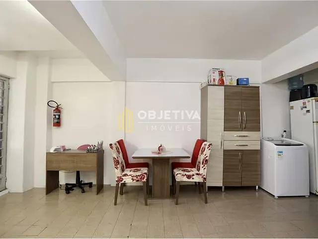 Apartamento 2 quartos e 1 banheiro, à venda, no bairro Medianeira em Porto Alegre